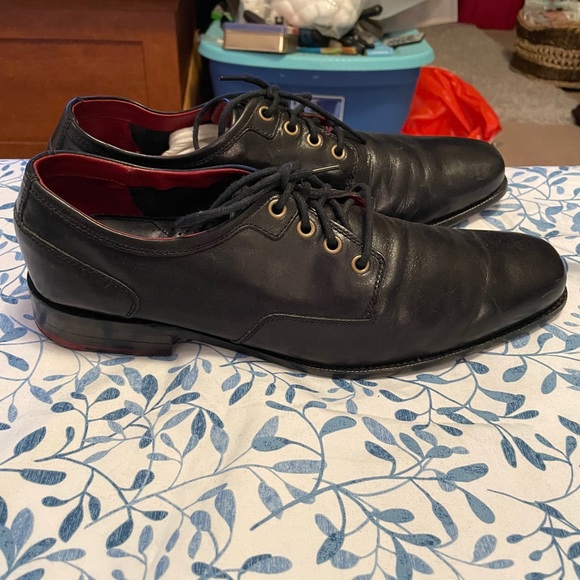 Cole Haans - Picture 3 of 5